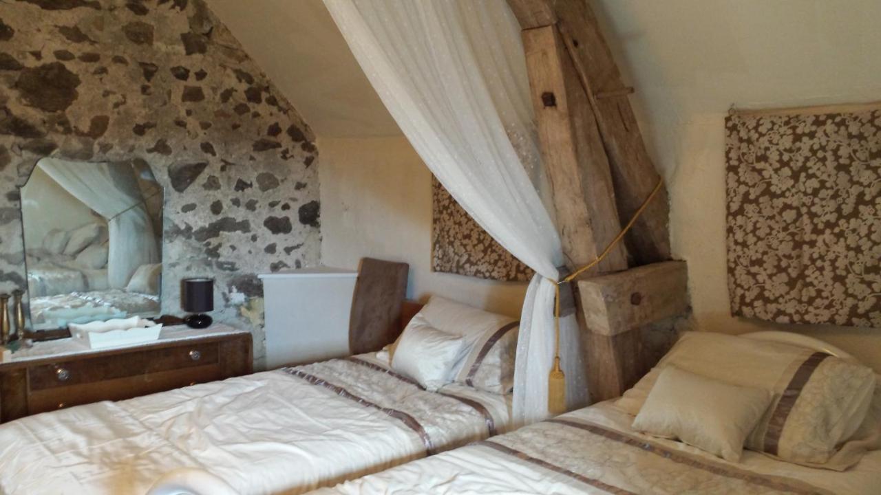 Le Petit Savriere B&B Tronget Exteriér fotografie